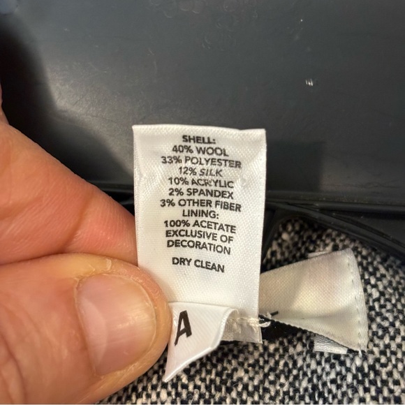 ❤️2/$15 or 3/$21❤️ Loft Tweed Black/White Half Jacket, Size 6 - Picture 13 of 13